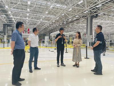 【訪企拓崗促就業】副校長姬中英帶隊赴路特斯全球智能工廠走訪交流