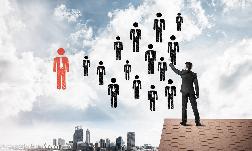 屋頂上的年輕商人 人力資源的新視角